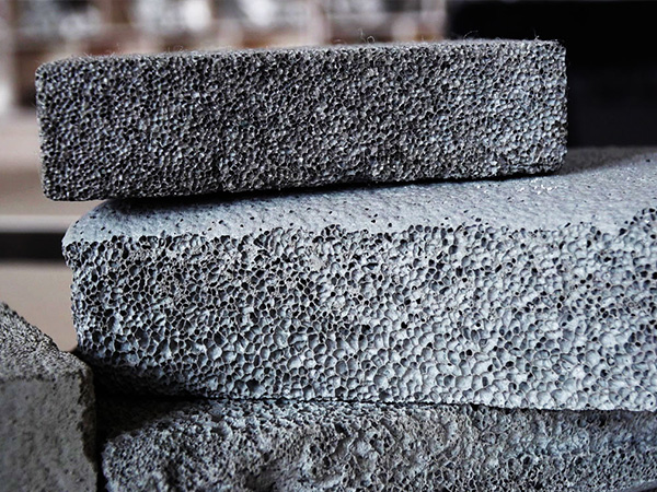 پوکه معدنی یا فوم بتن | مقایسه کامل برای انتخاب بهترین